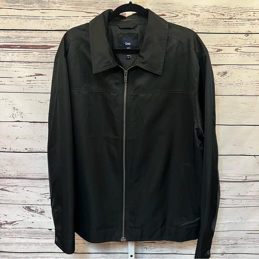 GAP Men's Classic Black Lightweight Jacket